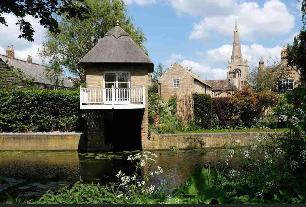 Historic Cambridgeshire Cottage Godmanchester Eksteriør bilde